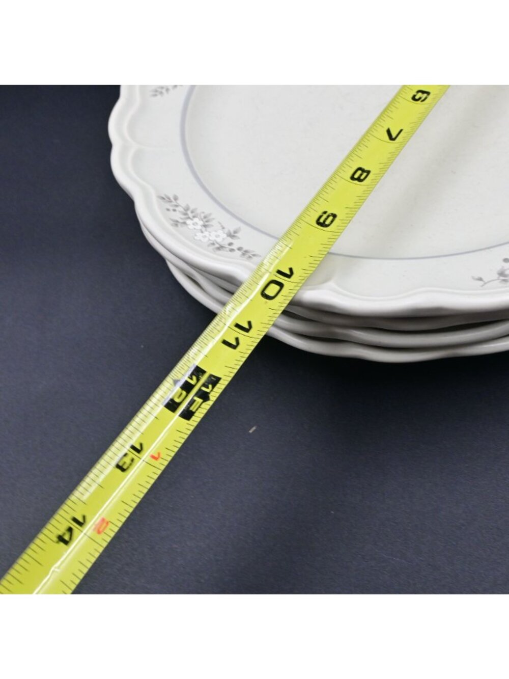 Pfaltzgraff Heirloom Dinner Plates Scalloped Edge Set Of 5 - Picture 6 of 6